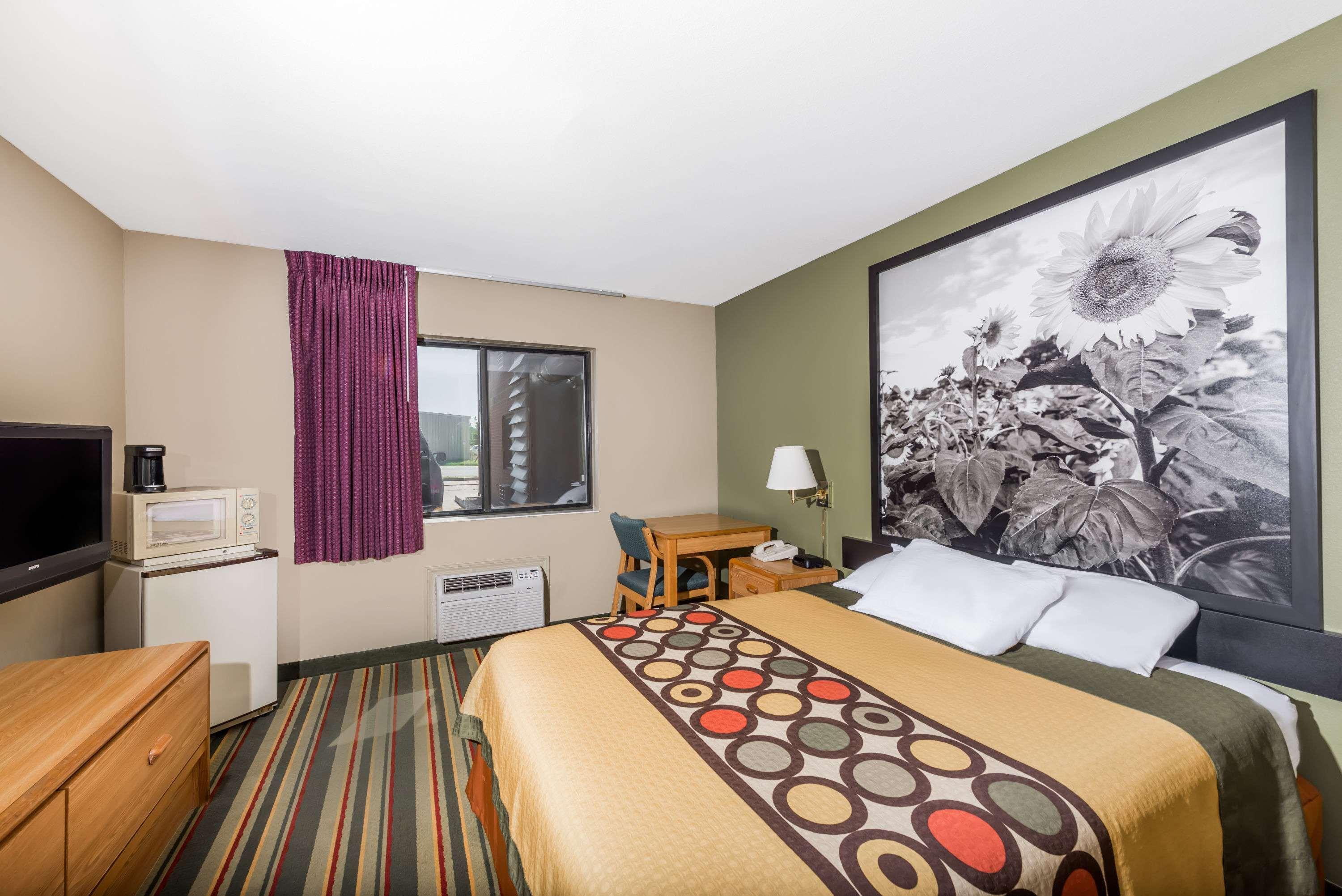 Super 8 By Wyndham Chanute Luaran gambar