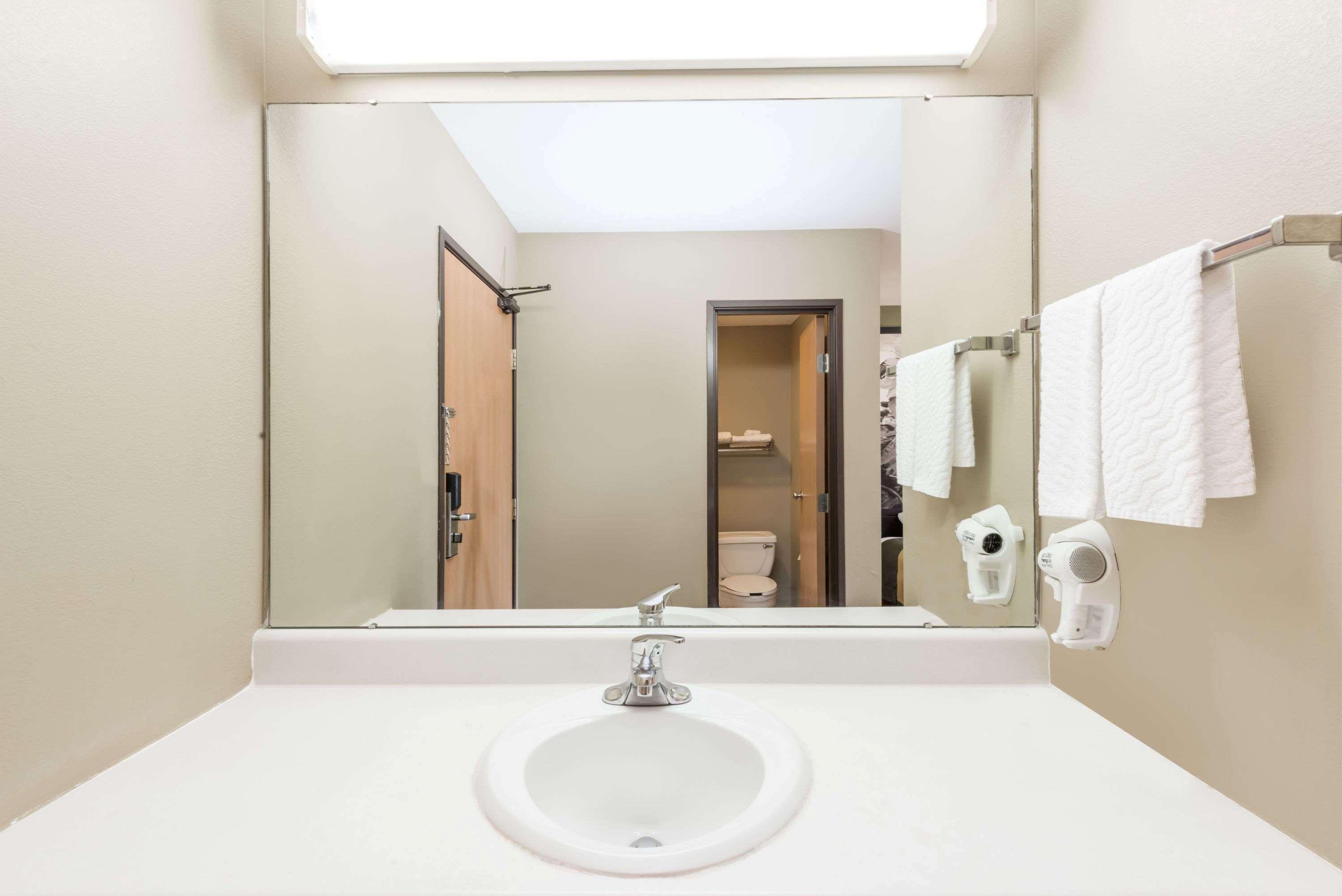 Super 8 By Wyndham Chanute Luaran gambar