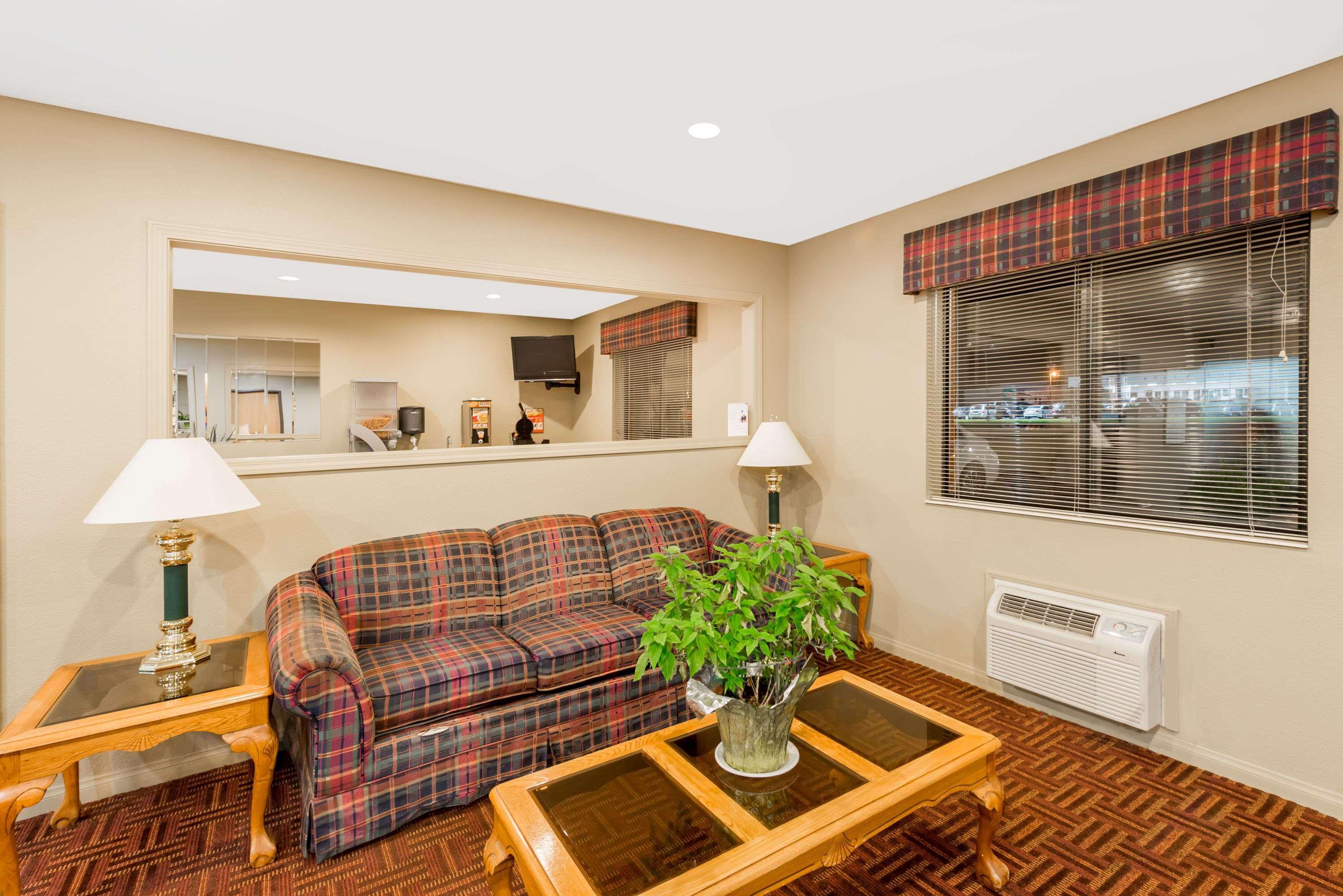 Super 8 By Wyndham Chanute Luaran gambar